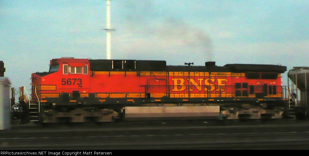 BNSF 5673